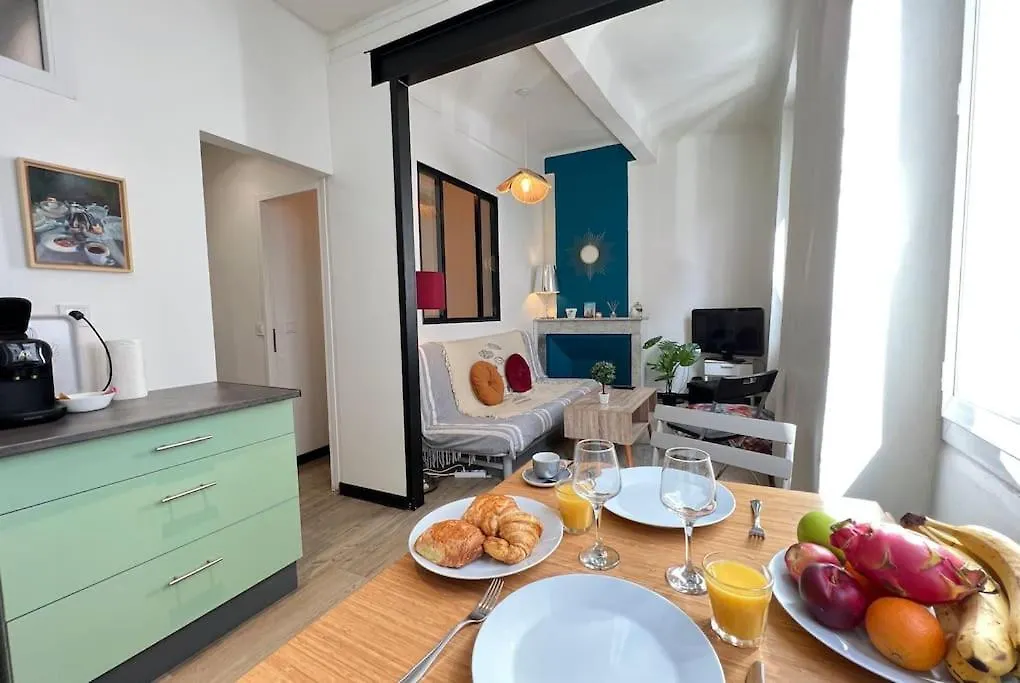 Charme Authenticite A Marseille, Camas Apartment
